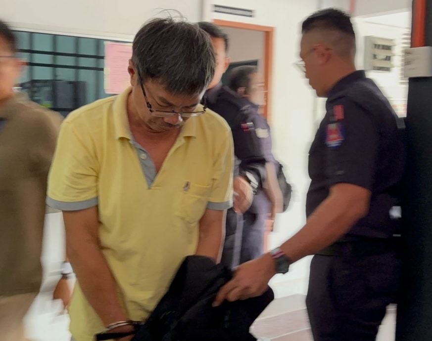 已签发 全国:男童留校车内死亡 | 涉疏忽导致5岁童亡 校车司机面控不认罪
