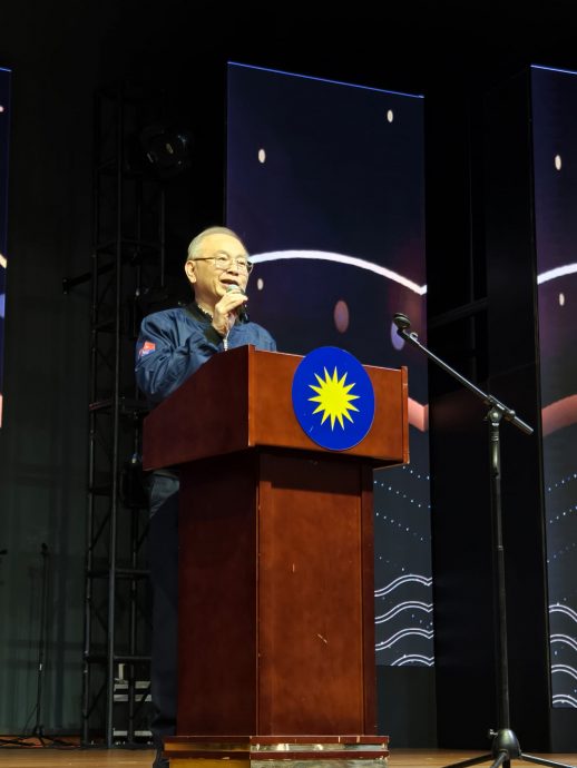 已签发 全国:魏家祥:柔州政府移交郭鹤尧华小校地予联邦土地局,待教育部批文即可动工