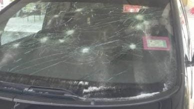 四加亭国会议员服务中心轿车疑遭人破坏 阿米诺胡达：“它犯了什么错？”