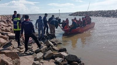 奎笼暴风雨中倒塌 7钓鱼客获救1溺毙