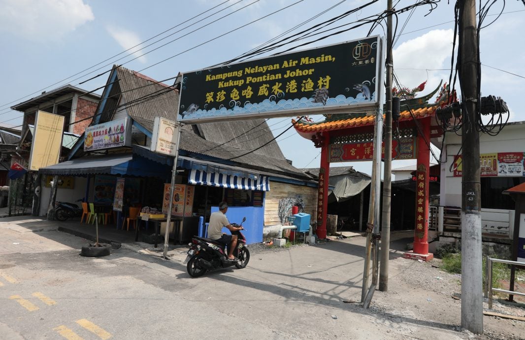 已签发 柔:封面:【特稿】:在笨珍咸水港飘香百年峇拉煎,10年后或会消失?!