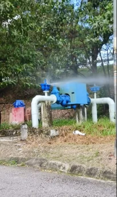 已签发 柔:新山制水愁云惨雾 网民惊见水柱狂喷:快去装水洗澡!
