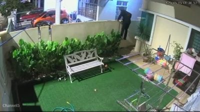 柏伶花园发生破门行窃 锤子被盗门把撬坏损失200