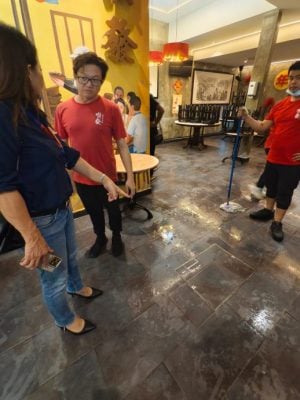 民生特工队〡大雨致污水倒灌4店受影响 茶叶店损失40万