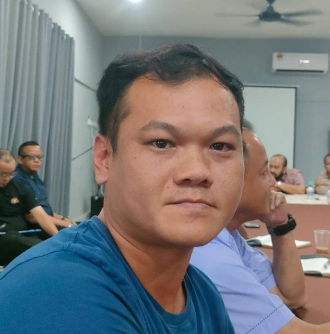 已签发 柔:版头之一:张善深对影响居民健康沙石厂,仅拥有临时执照感震惊
