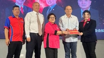 服务中心将推荐获奖学金  黄日昇：助中五中六生学习人工智能