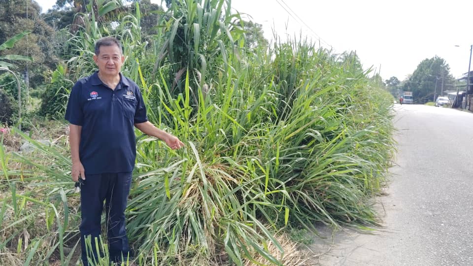 民生特工队:沟渠阻塞污水满溢 居民盼当局尽速采必要行动