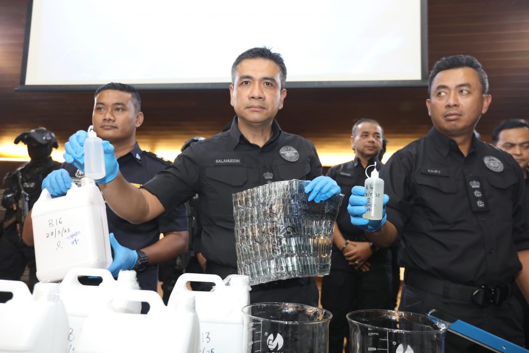 已签发/台湾毒贩在我国涉大本营自制电子烟毒液·除了卖本地青少年再运回台湾牟利