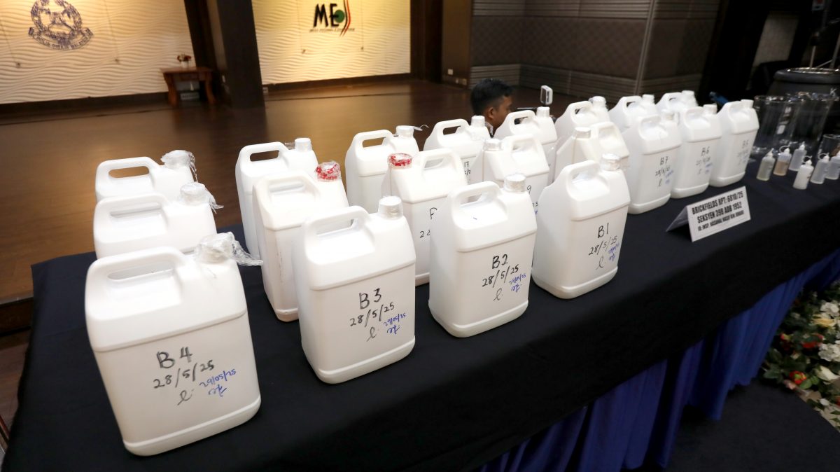 已签发/台湾毒贩在我国涉大本营自制电子烟毒液·除了卖本地青少年再运回台湾牟利