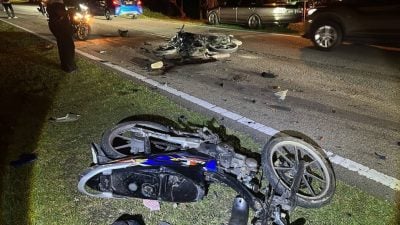 2摩托车迎面相撞酿1死2伤 夫妻阴阳两隔