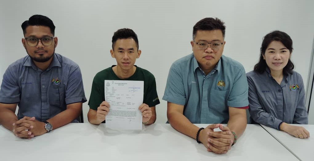 **已签发**柔:头条之一或显刊:在脸书推广生意 “顾客”上门取货方揭发资料遭盗用