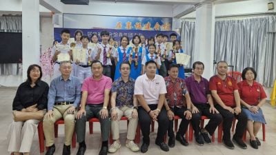 銮校际华语辩论赛  高级中学首次参赛夺冠