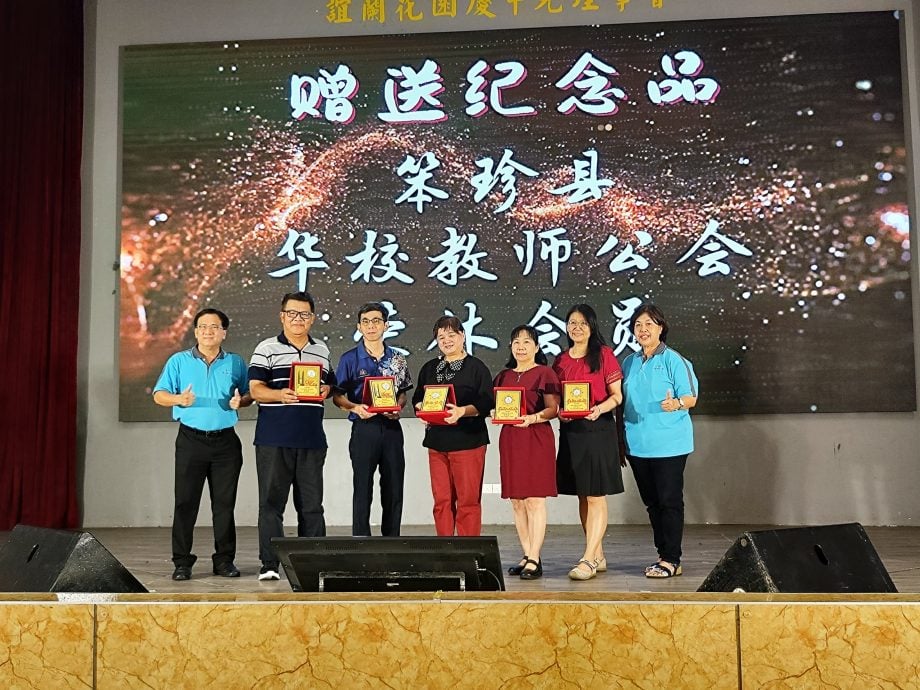 **已签发**柔:头条之一:全柔华校嘉年华笨珍举行 各校教师交流切磋