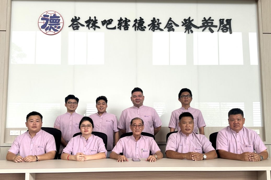 **已签发**柔:头条之一:本报活动:峇紫英阁青年团6月14办爱吾双亲晚宴