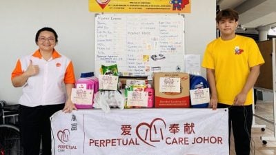 市场情报：万富山庄到柔佛冏囧福利之家献爱心