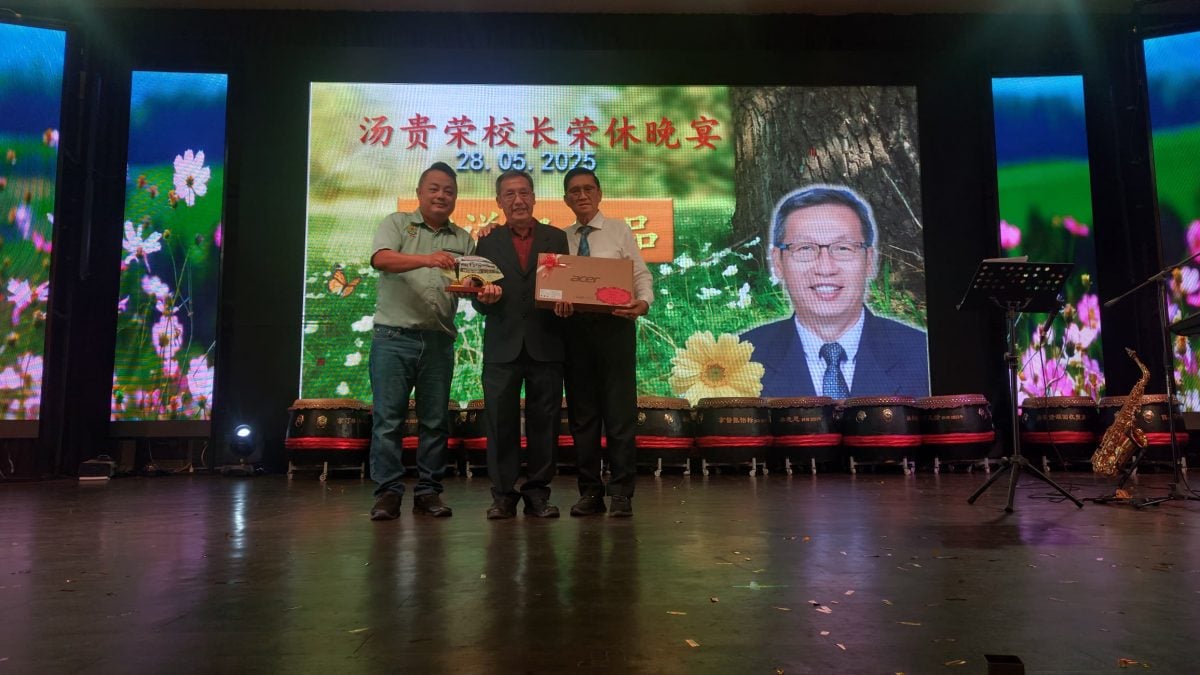 **已签发**柔:教育版头:耕耘教育界35年 汤贵荣挥别平民华小