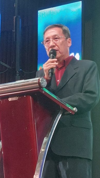 **已签发**柔:教育版头:耕耘教育界35年 汤贵荣挥别平民华小