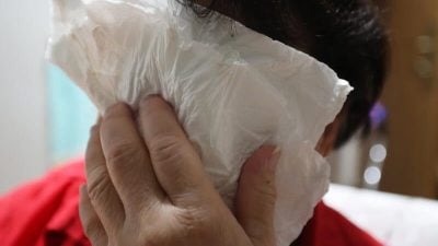 儿时受伤致脾气暴躁 狮城男打老母监18周
