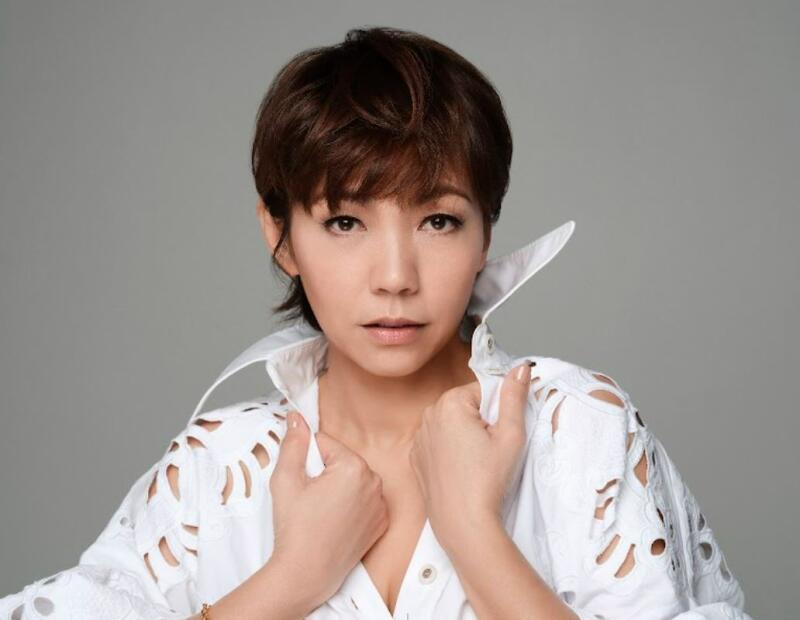 *已签发*柔:狮城二三事:相隔10年再唱狮城国庆主题曲 陈洁仪乐当“和音”