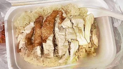 鸡饭一盘仅1块9 一天可卖500盘