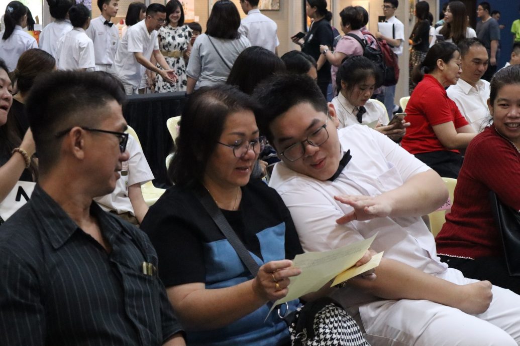 年轻人版/(大北马)学海学记/亚罗士打吉华独中(高三成年礼暨毕业展)