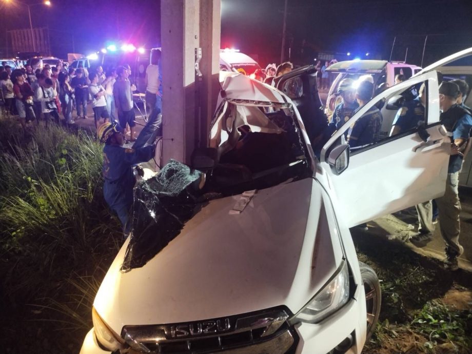 庆生后返家车子爆胎 撞电线杆一家3死2命危