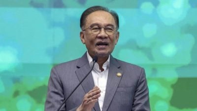 应普汀邀请   安华明起访俄4天