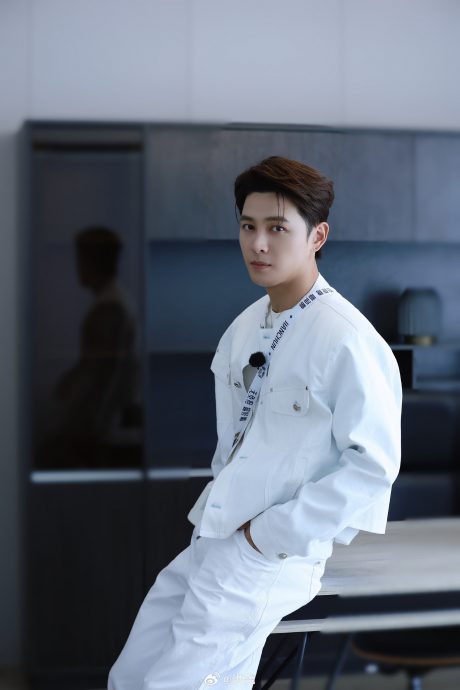 开呛“厕女”惹怒网民 洪尧被批不尊重女性