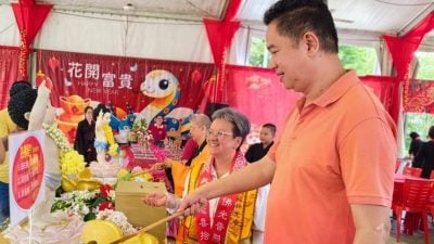 张聒翔走访仁保3个佛教团体 拨款6千支持卫塞节庆典