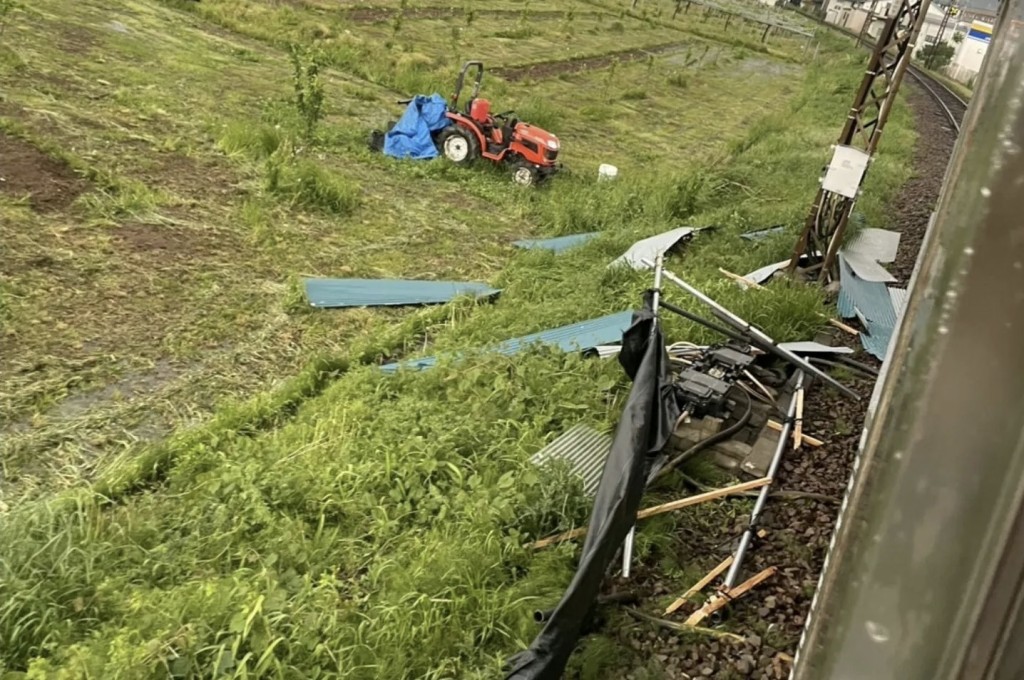 强风吹起长野县铁管小屋击中电车 无辜乘客1死2伤