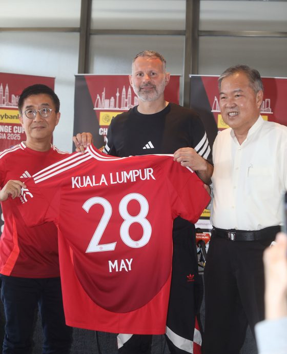 当年来马三冠王如今保级队  吉格斯：曼联迷的支持极重要