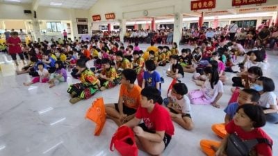 定慧居卫塞儿童联欢会   孩童共庆法喜庆典