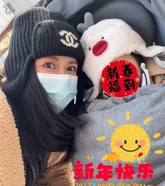 恺乐一家三口确诊冠病 儿子发烧哭闹惹心疼