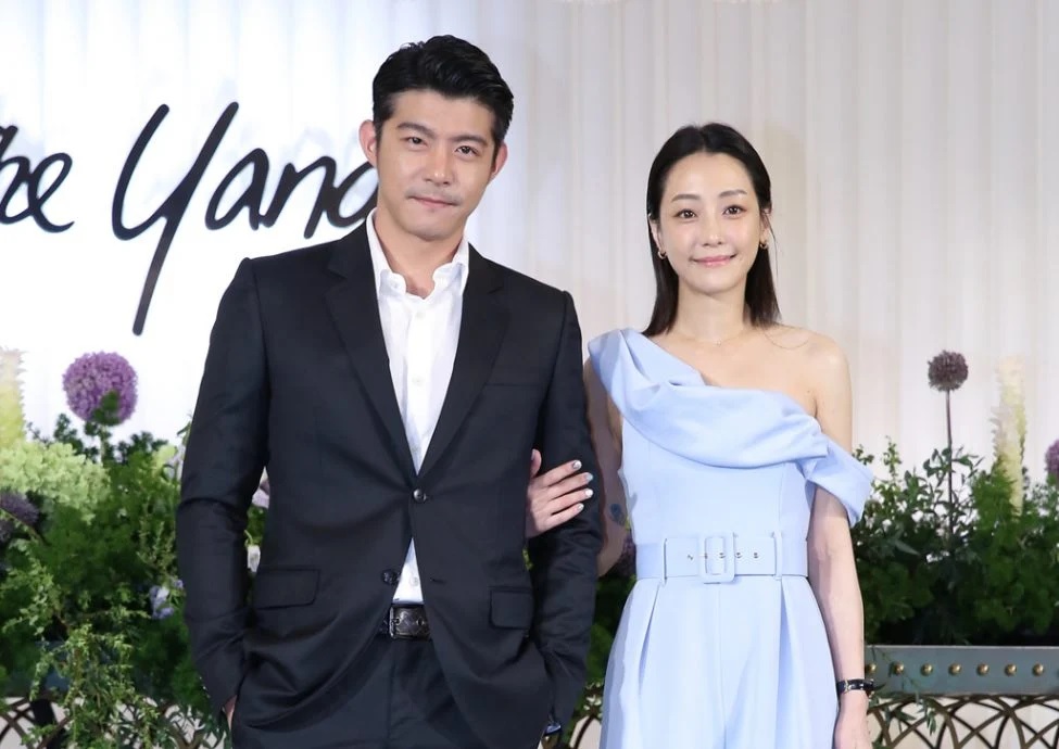 惊爆钻戒照“不是我的手” 谢欣颖亲证没分手王柏杰