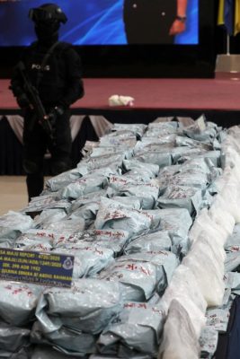 成功时代购物广场内店铺藏毒·警方8日破3毒品集团起获1601万令吉毒品捕5男