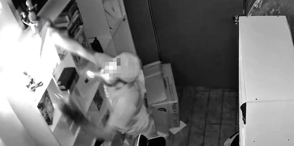 手机店遭2男爆窃 损失6万令吉
