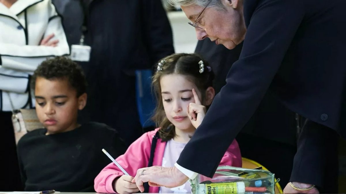 打破性别刻板印象　法国启动“女孩与数学”计划