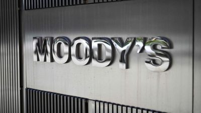 担忧政府赤字 穆迪下调美国信用评级至Aa1