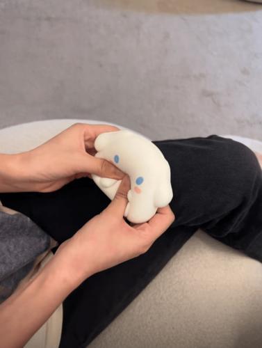 拚图)「捏捏」减压神器引发健康风险 多名玩家喉咙痛烂手指