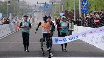 包括田径 体操 球类等项目 机器人运动会8月掀幕