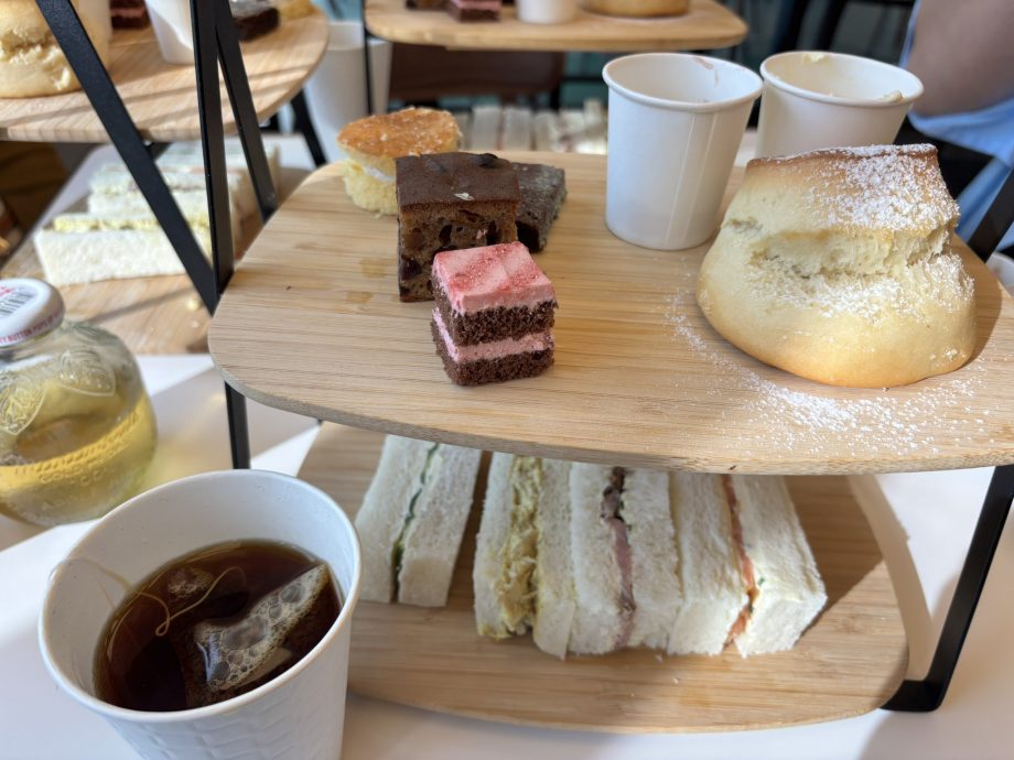 拼盘 世博英国馆147令吉下午茶 瓷杯变纸杯惹投诉