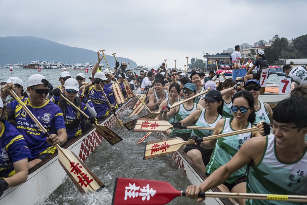 拼盘 香港赤柱国际龙舟锦标赛 天色阴沉无碍乘风破浪	
