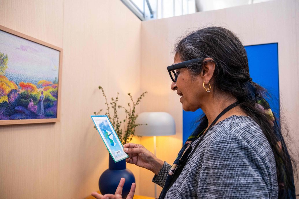 拼盘 Google发布Android XR智慧眼镜 可导航拍照还能即时翻译