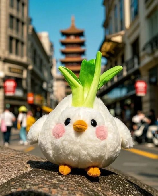 拼盘/文创玩偶“蒜鸟”爆红 日销千只化身“武汉和平鸟”