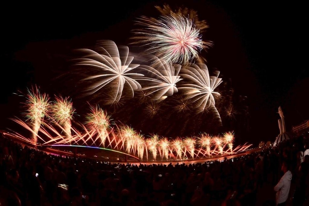 拼盘/澎湖国际海上花火节5/5登场 打造烟火无人机灯光秀