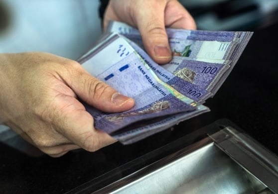 揭母替友担保配上一生 “为还债累到中风离世”