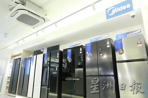 援助也要看政治立场？ 灾民转投他党遭索回冰箱