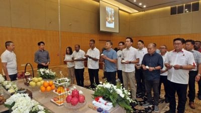 邓章钦邓章耀丁父忧   政商文教界领袖吊唁