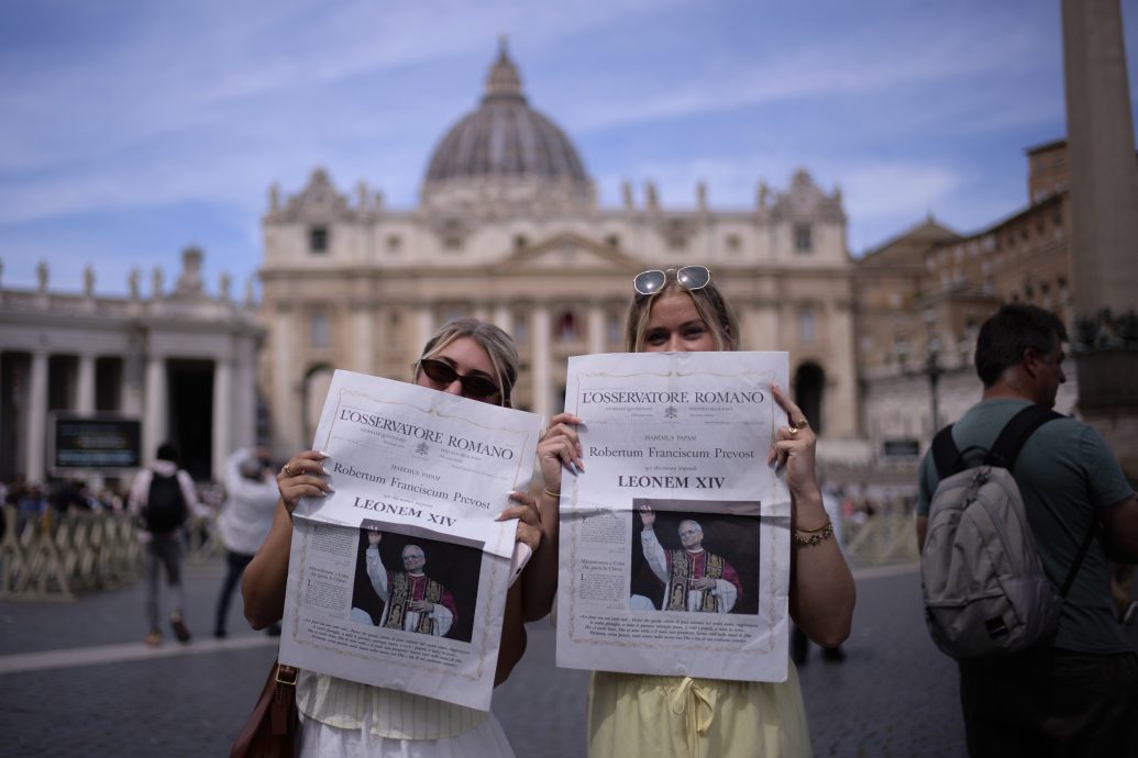 新任教宗主持首场弥撒 希望教会能为“世界的暗夜”带来光明