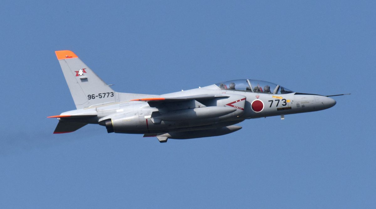 日本自卫队练习机坠入蓄水池2员失联 航空幕僚长致歉